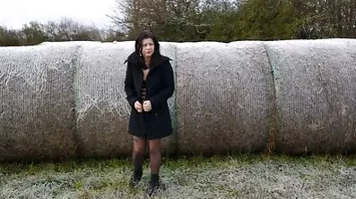 Голена порно відео українське головка члена як слід оттрахана двома спекотними дамами