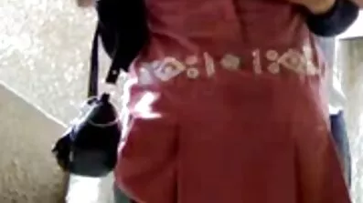 М'язиста попка шлюшки трахкає український секс відео на дивані з рожевими цицьками