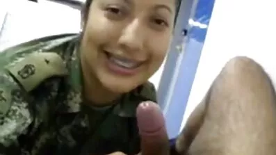 Дві жінки облизують один одного на ліжку і опиняються на вершині блаженства українське порно видео