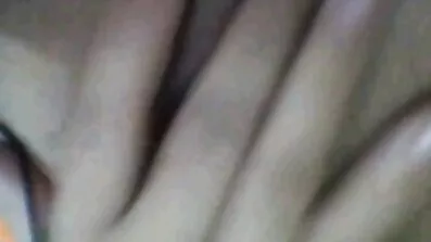 Сучка трахнула українські порно фільми дівчину в панчохах страпоном