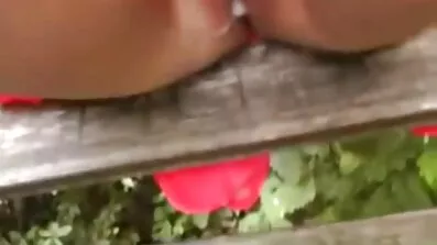 Класна подружка трахкає у ванній все разом український секс